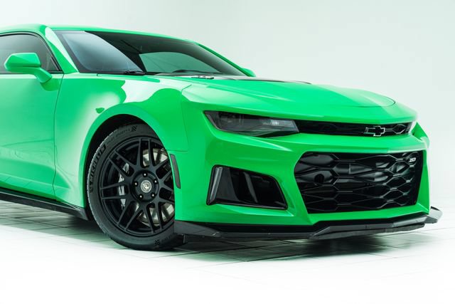 Used 2017 Chevrolet Camaro ZL1 RWD image 4