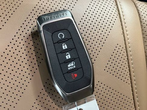 Used 2025 INFINITI QX80 Luxe AWD/4WD image 21