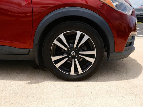Used 2019 Nissan Kicks SV FWD image 20