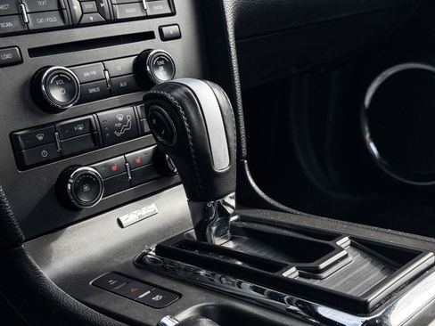 Used 2013 Ford Mustang Premium RWD image 21