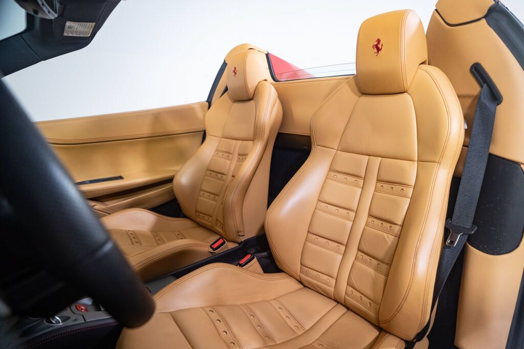 Used 2014 Ferrari 458 Spider RWD image 33