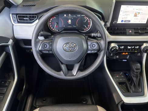 Used 2025 Toyota RAV4 XLE w/ Convenience Package FWD image 29