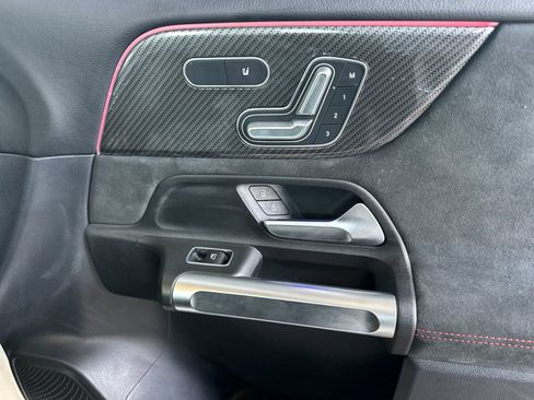 Certified 2022 Mercedes-Benz GLB 250 image 20