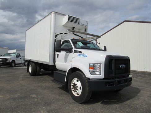 Used 2022 Ford F650 2WD Regular Cab Super Duty image 8