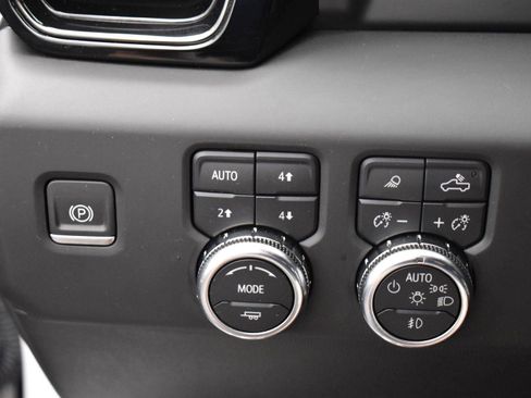 Used 2024 GMC Sierra 1500 AT4 w/ AT4 Preferred Package image 28