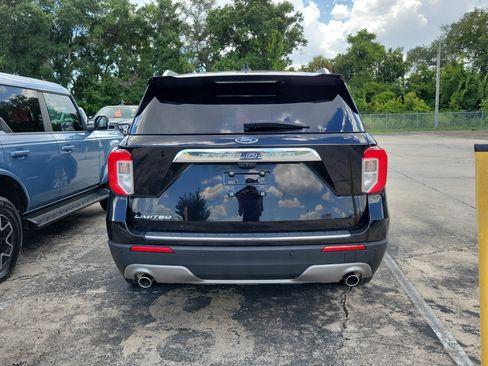 Used 2023 Ford Explorer Limited w/ Limited Technology Package RWD image 5