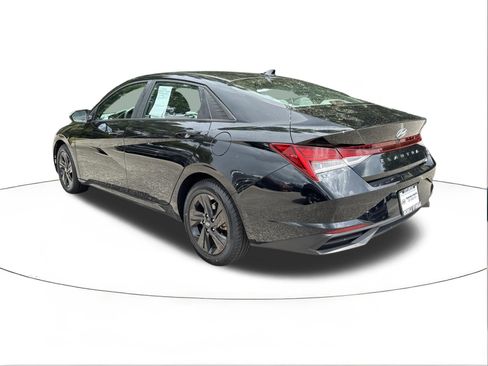 Certified 2023 Hyundai Elantra SEL FWD image 5