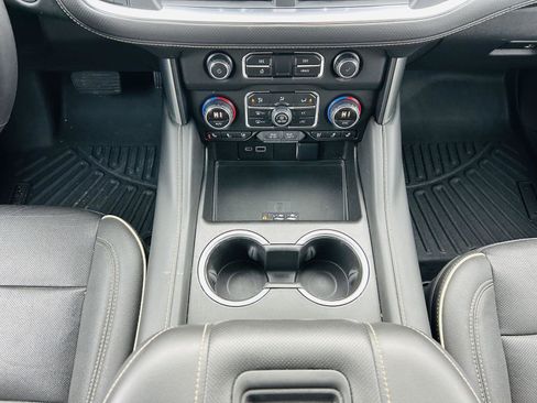 Used 2022 Chevrolet Suburban Premier image 30