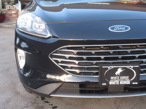 Used 2021 Ford Escape Titanium w/ Titanium Elite Package AWD/4WD image 3