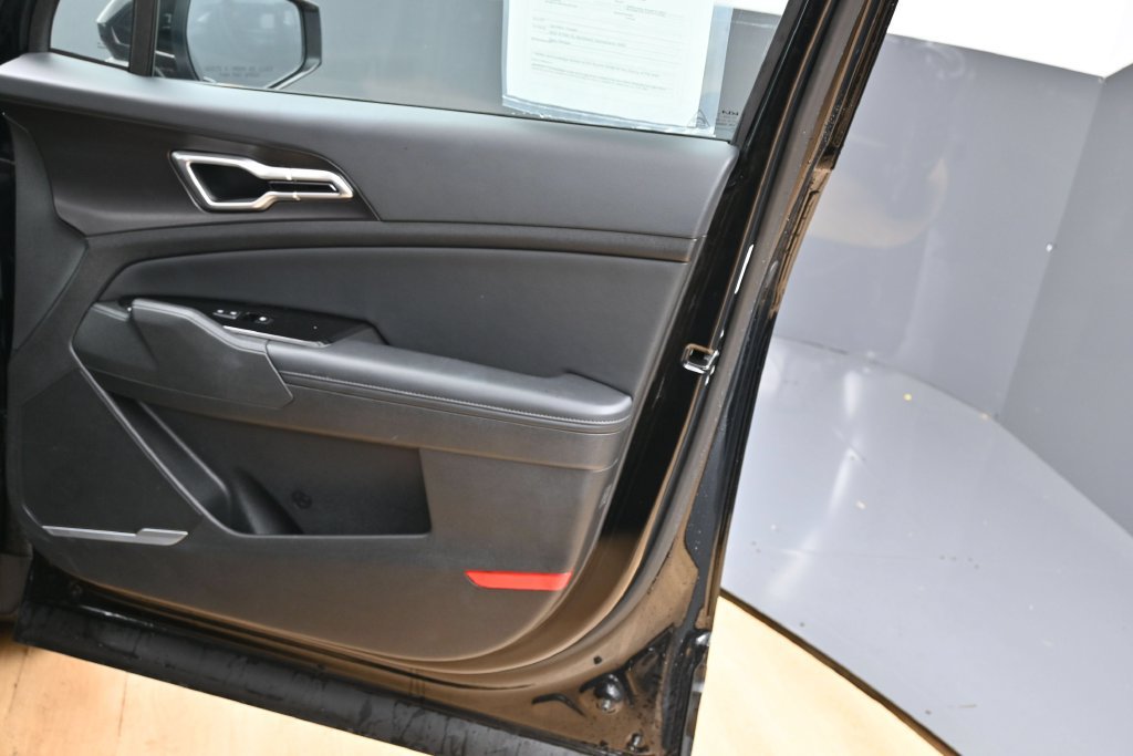 Used 2023 Kia Sportage EX AWD/4WD image 35