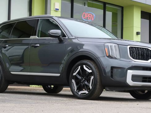 Used 2023 Kia Telluride EX FWD image 6