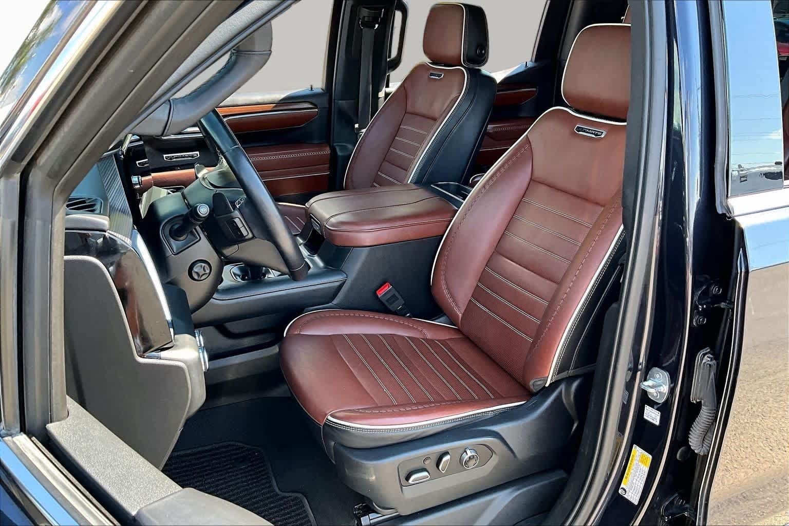 Used 2023 GMC Sierra 1500 Denali Ultimate AWD/4WD image 8