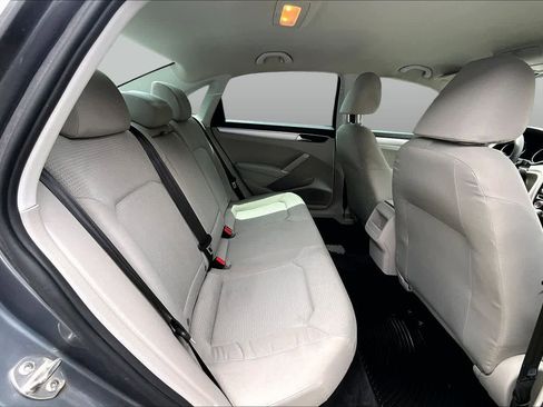 Used 2018 Volkswagen Passat 2.0T S w/ Driver Assistance Package FWD image 20