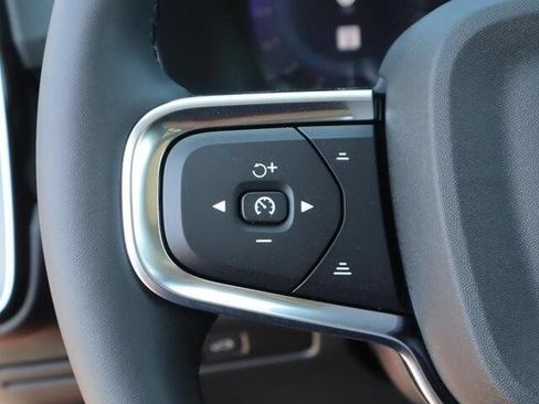 New 2024 Volvo XC40 B5 Plus w/ Climate Package AWD/4WD image 9