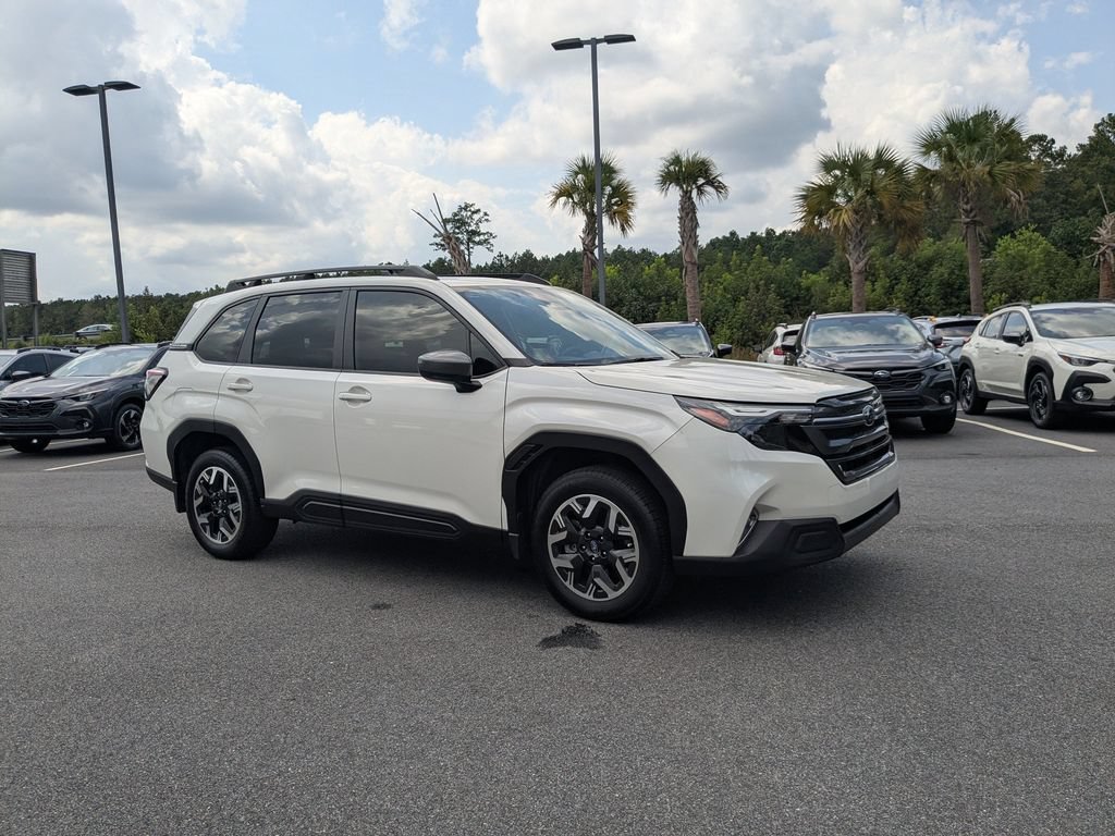 Used 2025 Subaru Forester Premium AWD/4WD image 2
