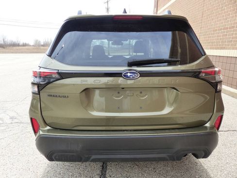 Used 2025 Subaru Forester Premium w/ Convenience Package #1 AWD/4WD image 6