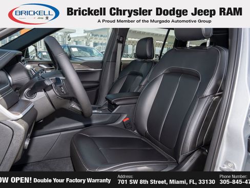 New 2025 Jeep Grand Cherokee Limited w/ Black Appearance Package image 15