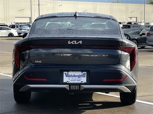 Used 2025 Kia K4 LXS image 5
