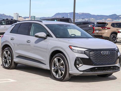 Used 2024 Audi Q4 e-tron Premium Plus w/ Premium Plus image 3