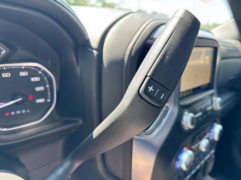 Used 2019 GMC Sierra 1500 SLT w/ SLT Premium Plus Package AWD/4WD image 17