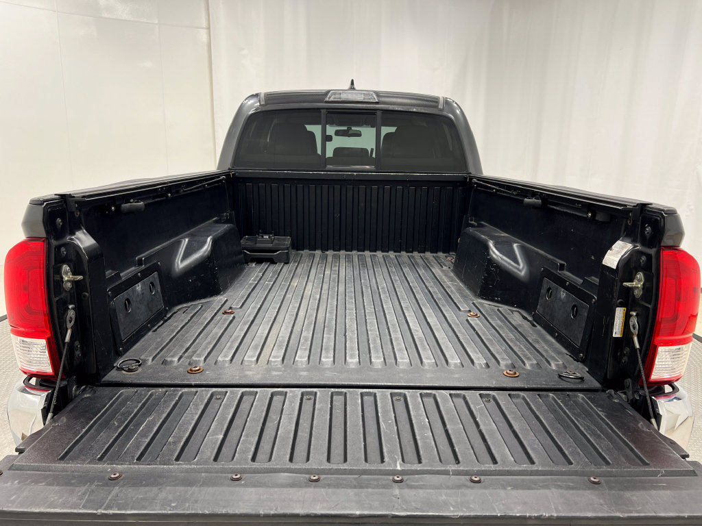 Used 2016 Toyota Tacoma SR5 w/ Towing Package RWD image 25