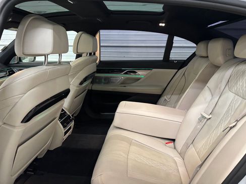 Used 2016 BMW 750i xDrive image 23