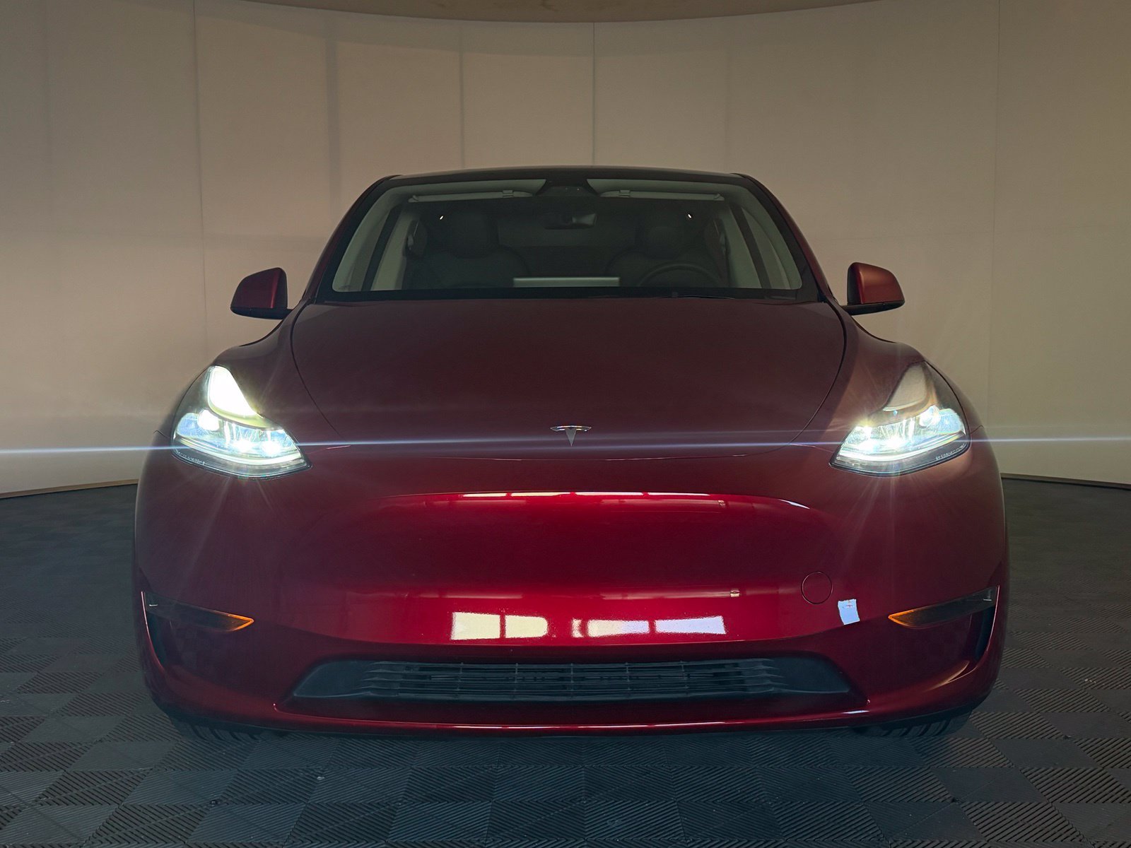 Used 2024 Tesla Model Y Long Range RWD image 3