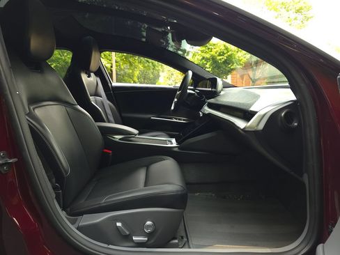 Used 2024 Lucid Air Touring AWD/4WD image 21
