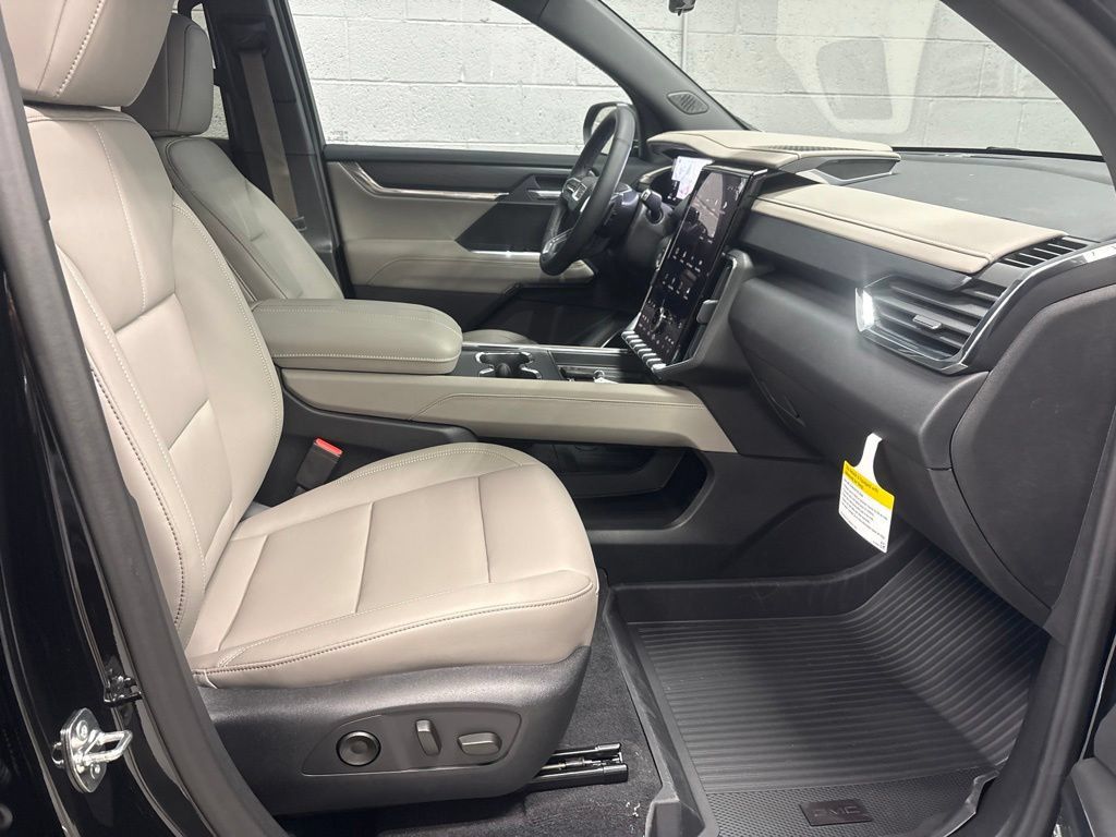 New 2027 GMC Acadia Elevation w/ Black Edition AWD/4WD image 7