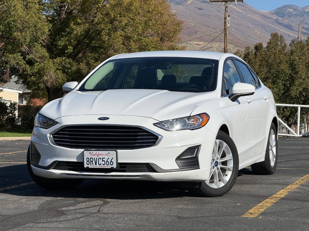 Used 2020 Ford Fusion SE FWD image 1