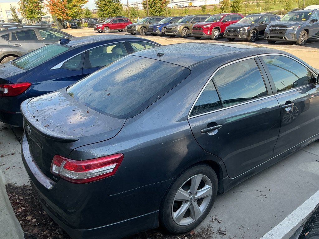 Used 2011 Toyota Camry SE w/ Sport Leather Pkg FWD image 5