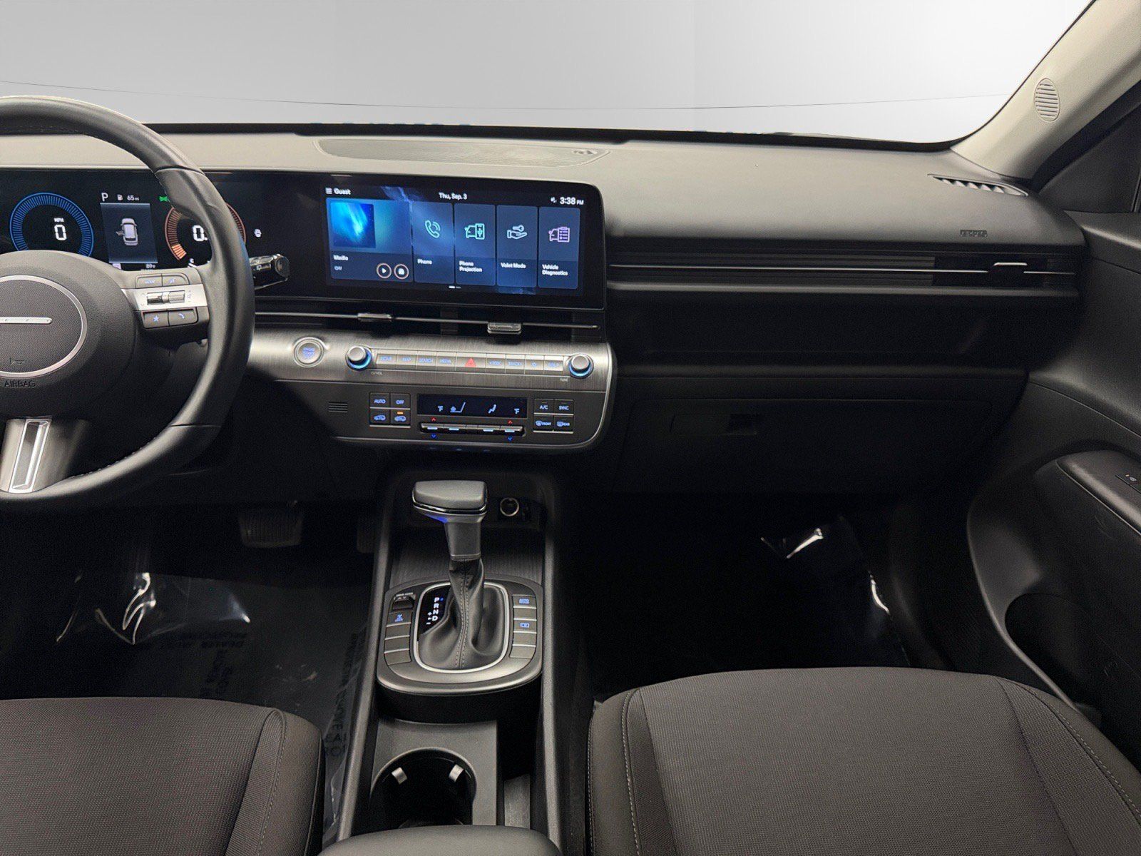Certified 2024 Hyundai Kona SEL AWD/4WD image 11