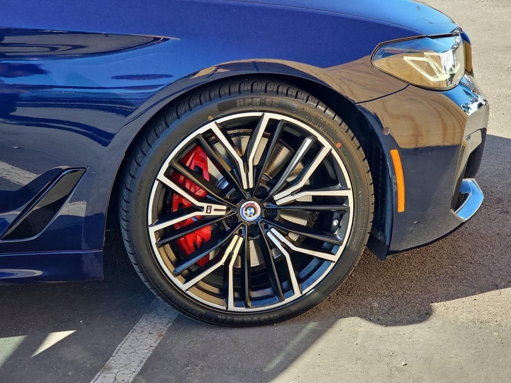 Used 2023 BMW M550i xDrive w/ Executive Package AWD/4WD image 40