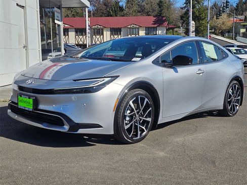 New 2026 Toyota Prius Plug-In Hybrid image 3