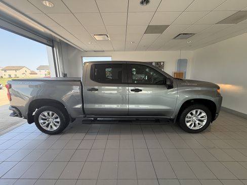 Used 2022 Chevrolet Silverado 1500 Custom AWD/4WD image 6