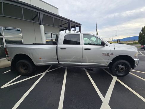 Used 2017 RAM 3500 Tradesman w/ Chrome Appearance Group image 4