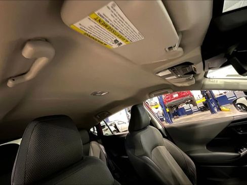 Used 2024 Subaru Crosstrek 2.0i Premium image 22