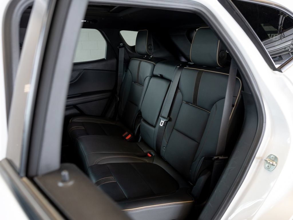 Used 2020 Chevrolet Blazer Premier w/ Driver Confidence II Package FWD image 12