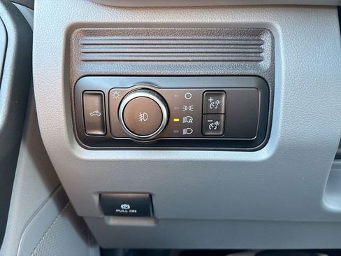 New 2026 Ford F250 XL w/ XL Chrome Package image 32