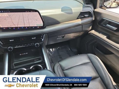 Used 2025 Chevrolet Suburban Z71 AWD/4WD image 24
