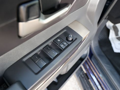 Used 2025 Toyota Tundra SR5 AWD/4WD image 33