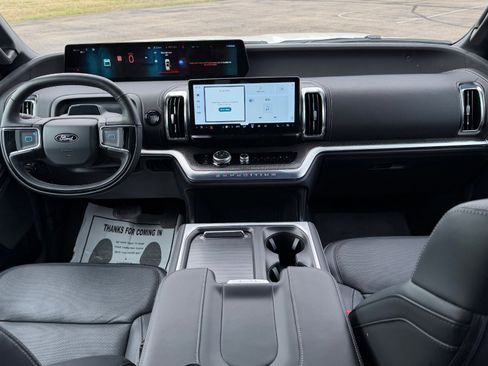 Certified 2025 Ford Expedition Max Platinum w/ Stealth Appearance Package image 29