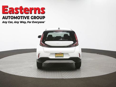 Used 2025 Kia Soul LX FWD image 37