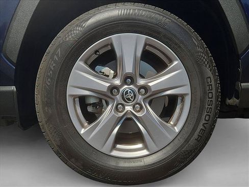 Used 2025 Toyota RAV4 XLE FWD image 29