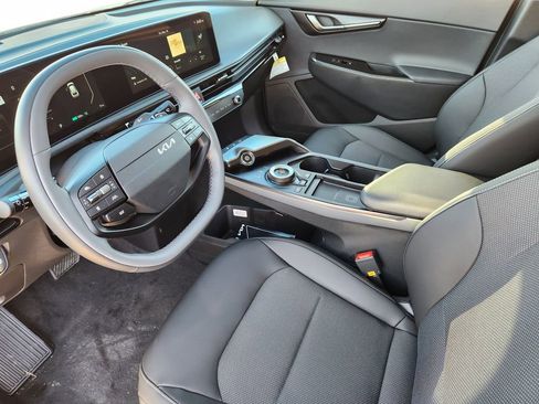 New 2025 Kia EV6 Light w/ Light LR Technology Package image 7