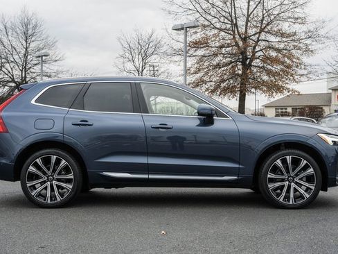 Used 2023 Volvo XC60 B5 Ultimate w/ Climate Package image 3