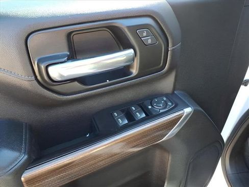 Used 2020 Chevrolet Silverado 2500 LT w/ Z71 Off-Road Package image 17