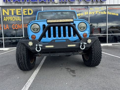 Used 2012 Jeep Wrangler Unlimited Sahara w/ Connectivity Group AWD/4WD image 22