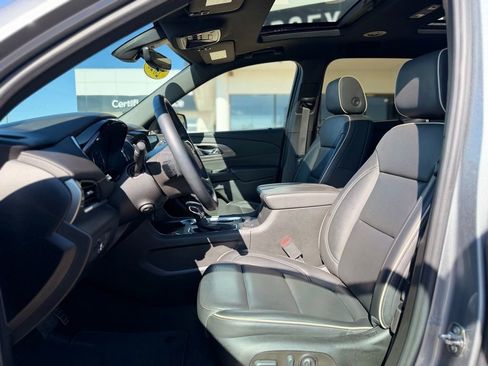 Used 2023 Chevrolet Traverse Premier AWD/4WD image 9