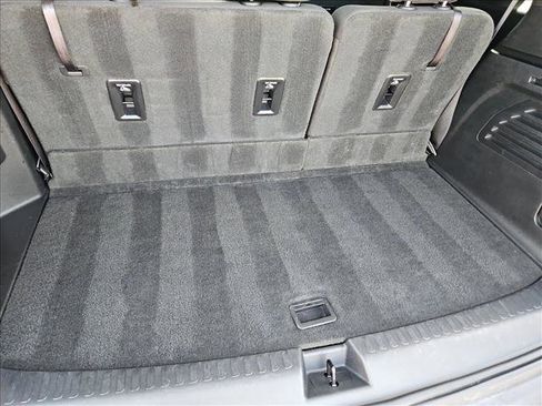 Used 2025 Chevrolet Traverse LT image 6